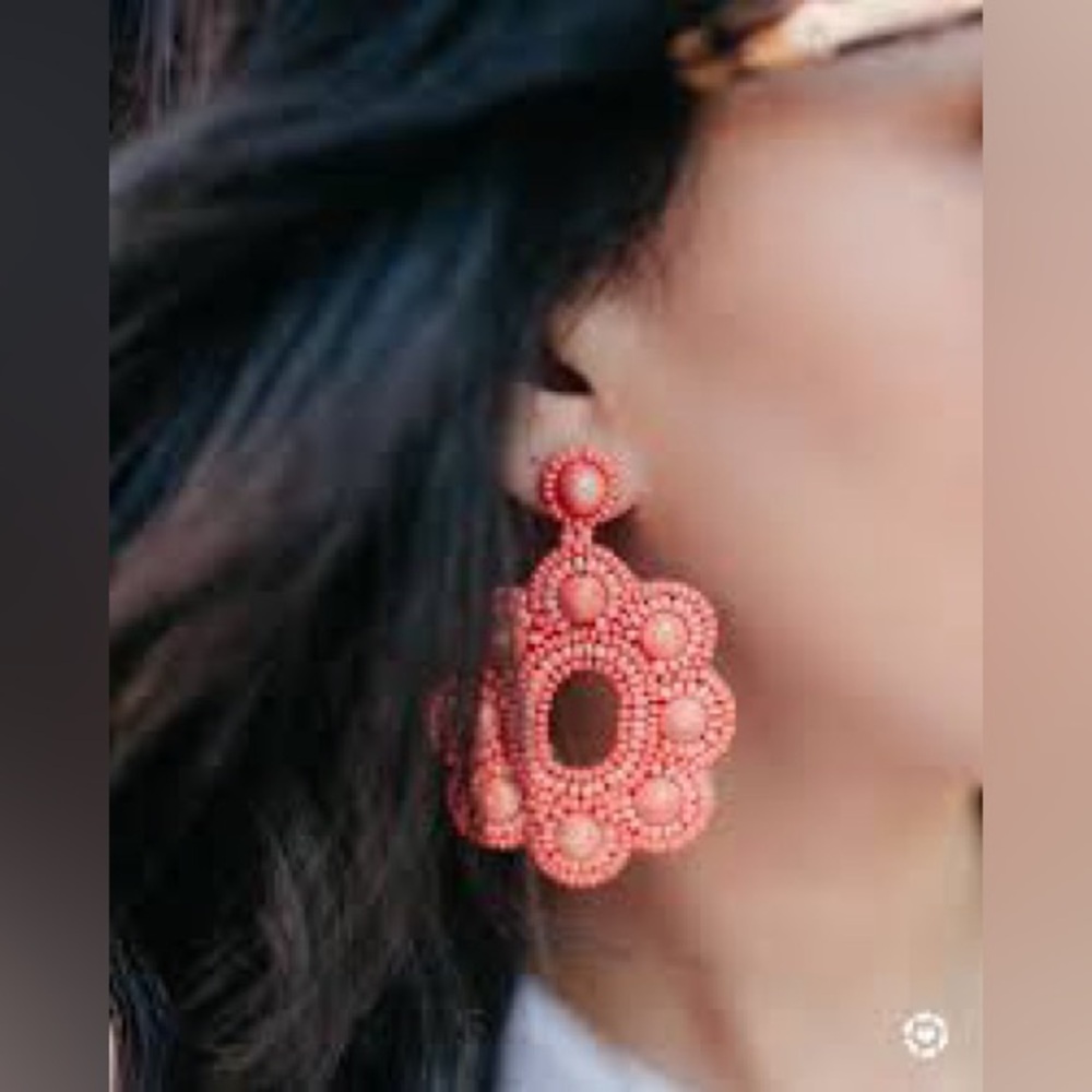 REDUCED! BNIB STELLA & DOT ROSE STATEMENT EARRINGS RARE HARD TO FIND